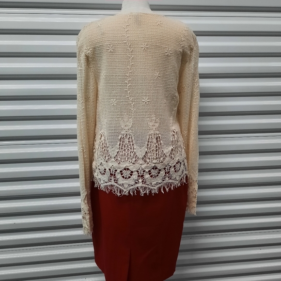 Gimmicks By BKE Ivory Crochet Top - Picture 5 of 8